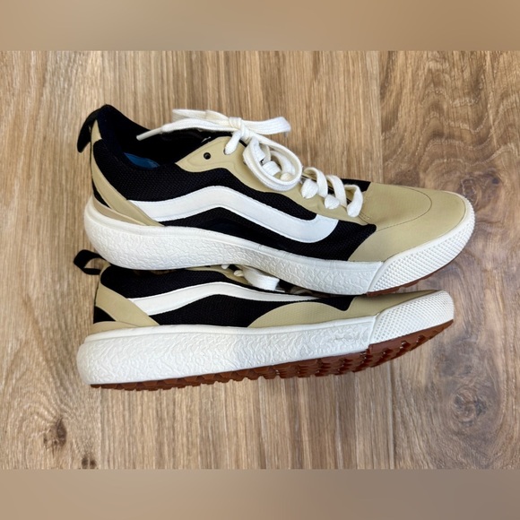 Vans UltraRange EXO 'Beige Black' Size youth 3.5 NWOB - Picture 6 of 6